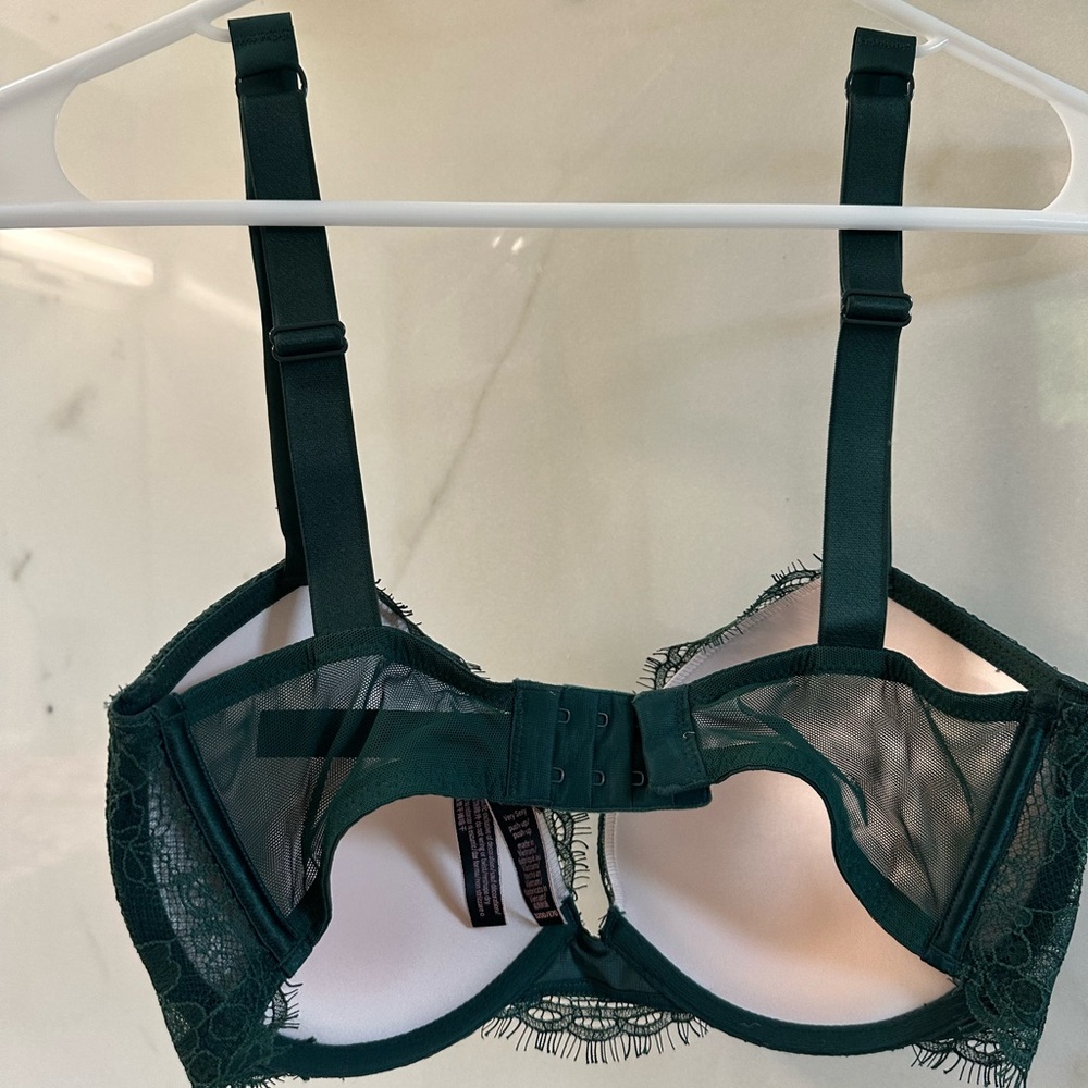 Lingerie - Picture 5 of 6
